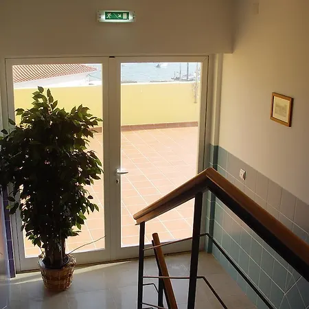 Отель Residencial Popular Пениши