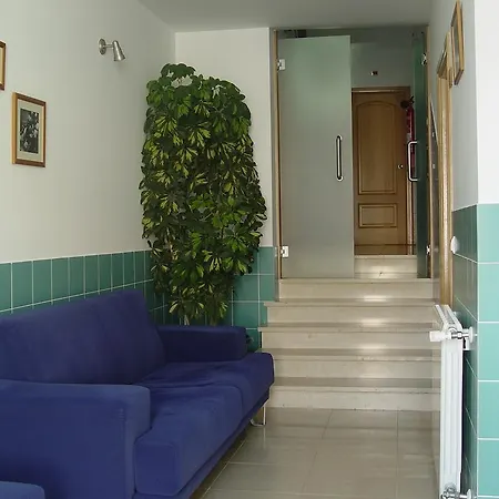 Отель Residencial Popular Пениши